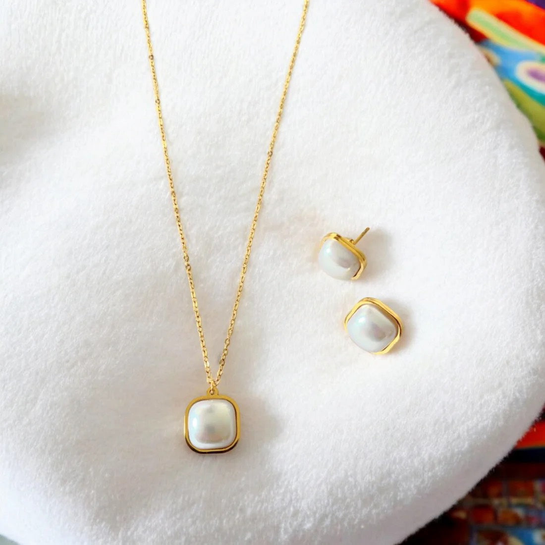 White Pearl Pair set